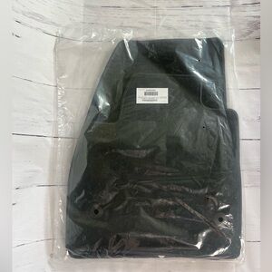 New Chevy Blazer Carpet Floor Mats
OEM Genuine GM Jet Black 2019-2024 Set of 4